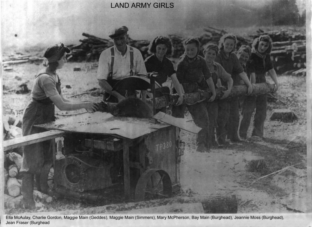 1944c - Land Army Girls